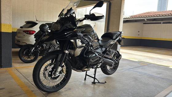 BMW R 1250 GS ADVENTURE PREMIUM + EXCLUSIVE BMW R 1250 GS ADVENTURE PREMIUM + EXCLUSIVE